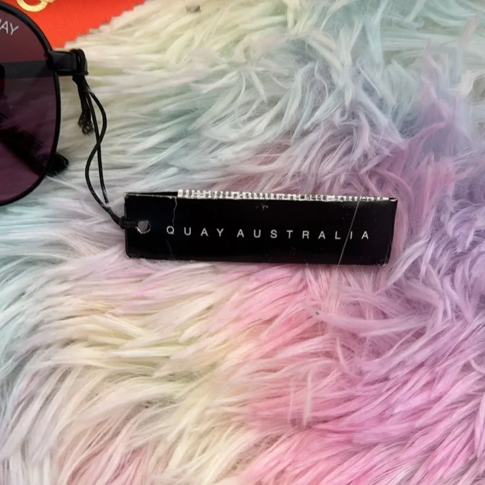 Quay Vivvienne mini sunglasses
